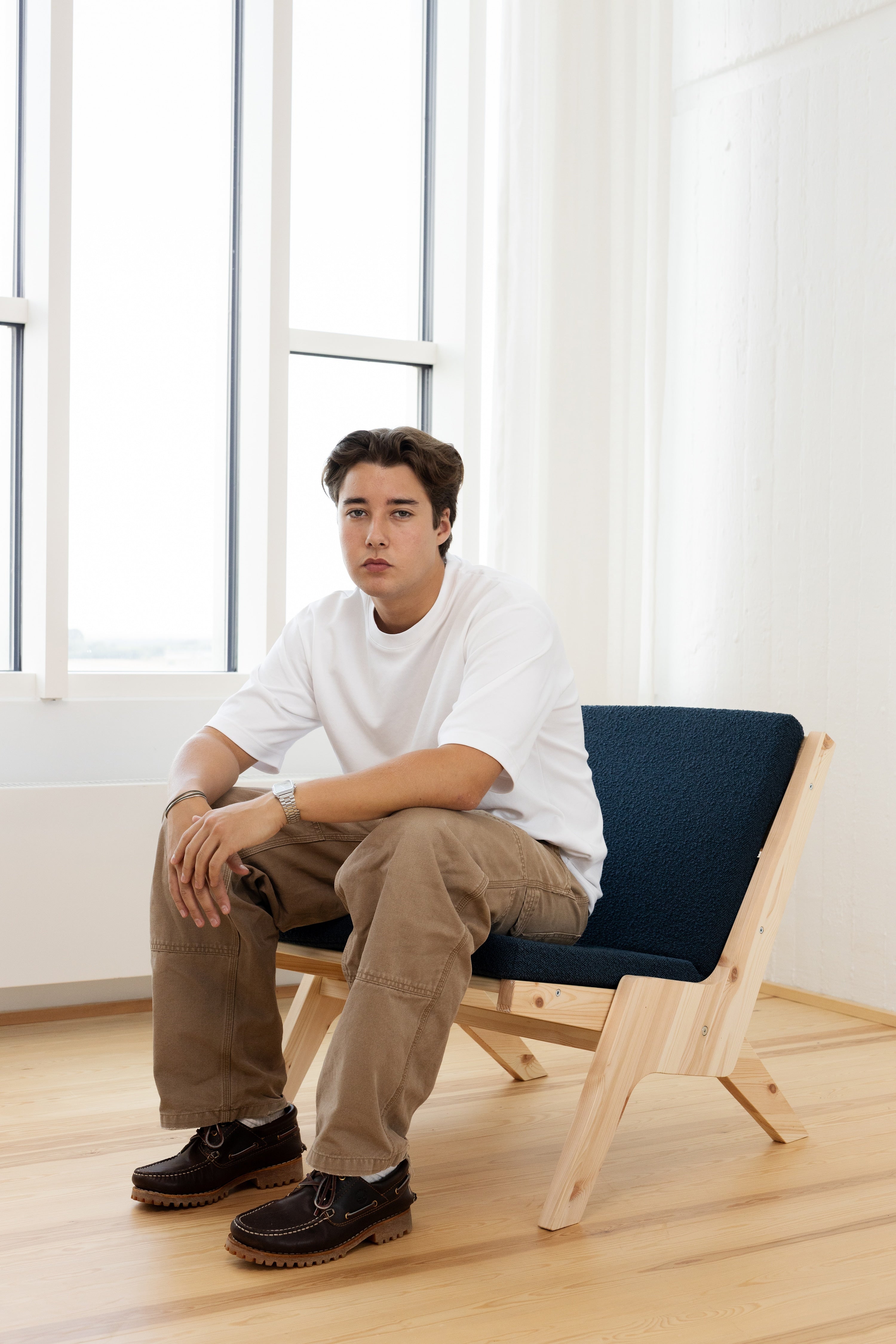 SWAY LOUNGE CHAIR RAW W. OXFORD BLUE MATTRESS