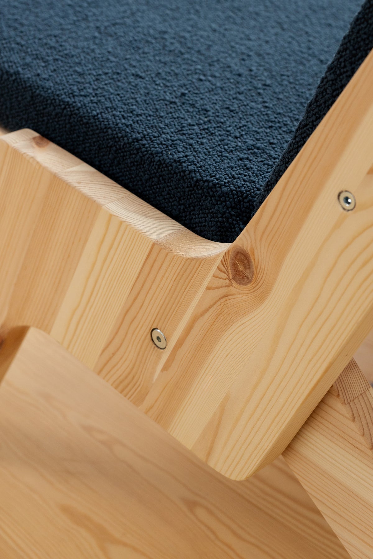 SWAY LOUNGE CHAIR RAW W. OXFORD BLUE MATTRESS