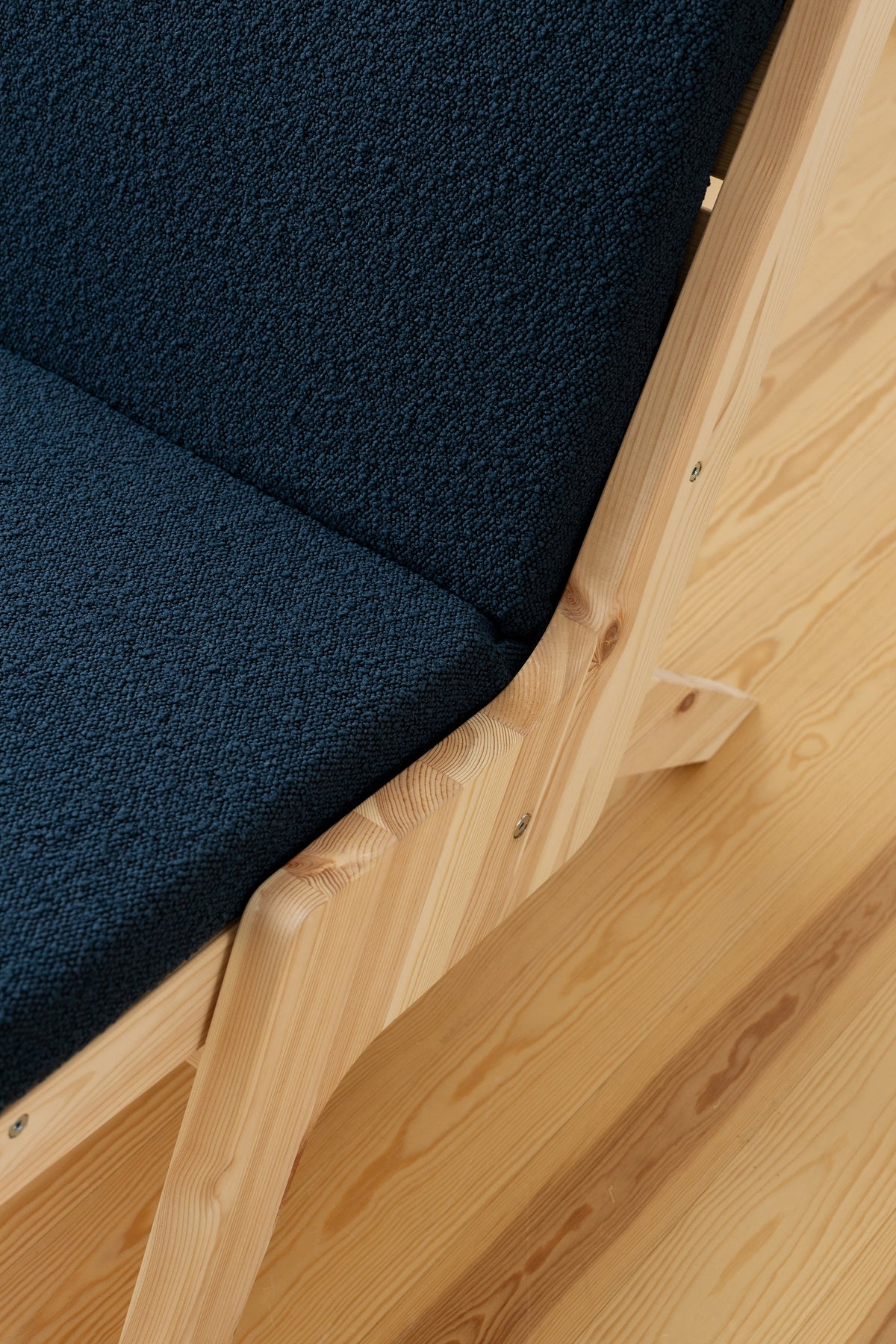 SWAY LOUNGE CHAIR RAW W. OXFORD BLUE MATTRESS