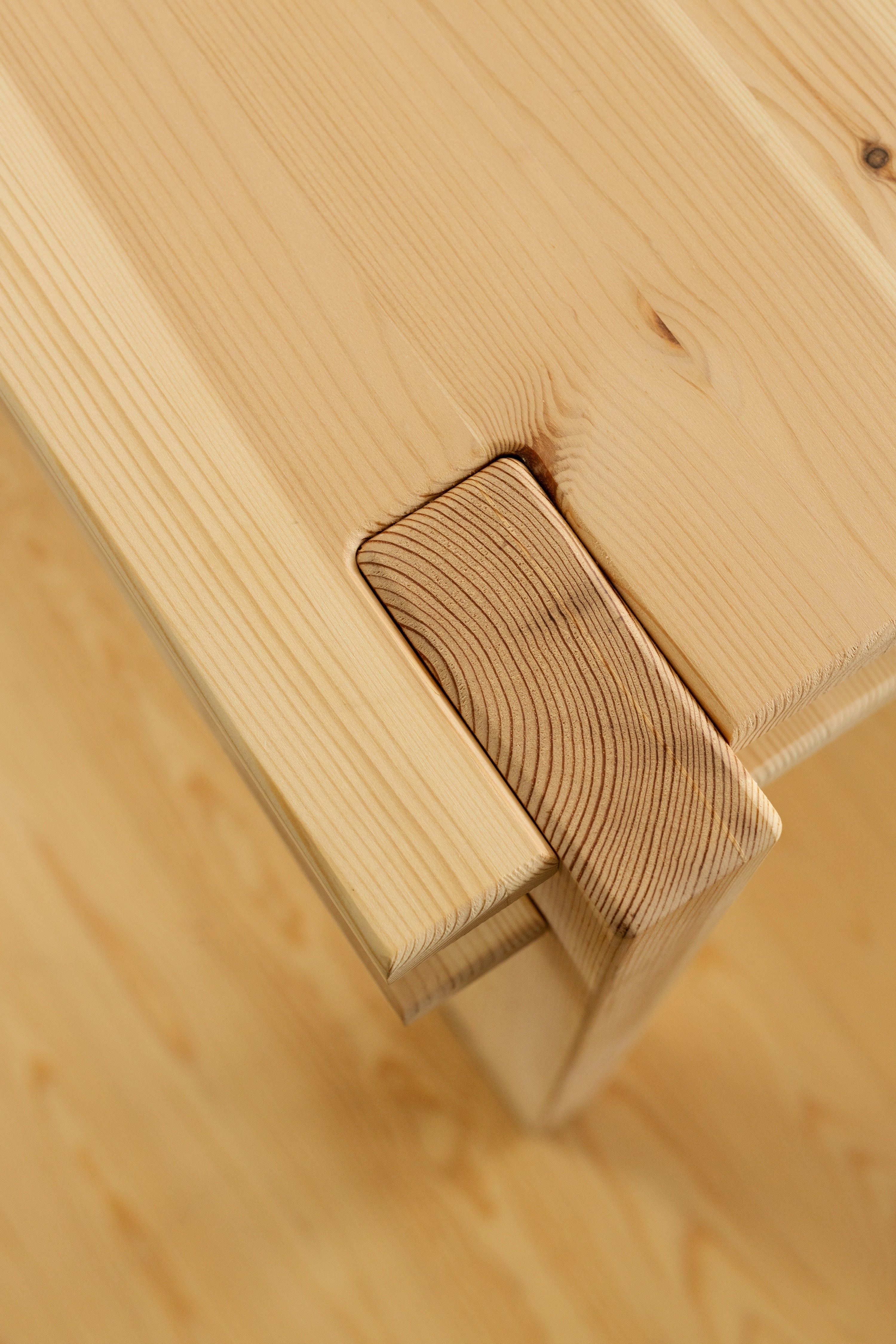 TUCK DINING TABLE RAW