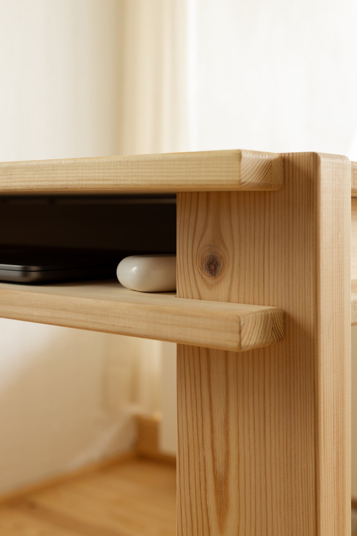 TUCK DINING TABLE RAW