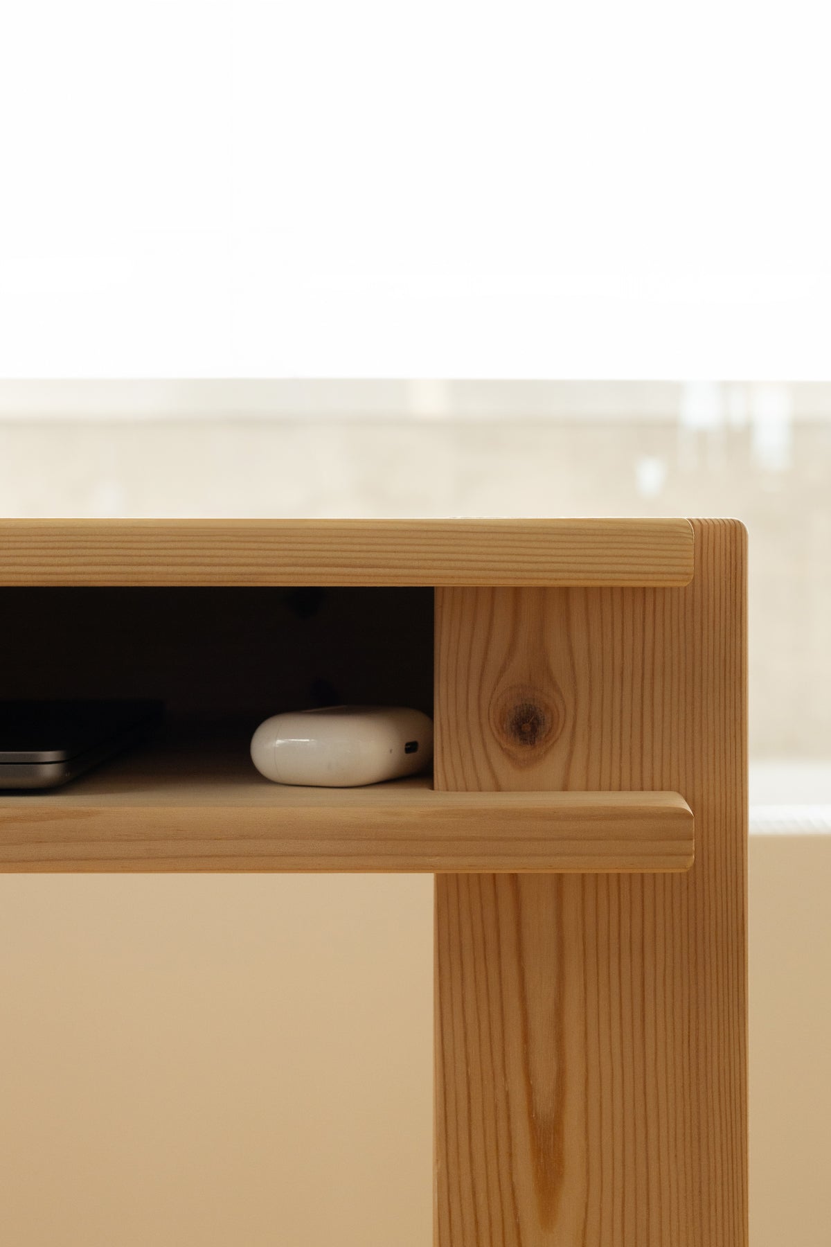 TUCK DINING TABLE RAW