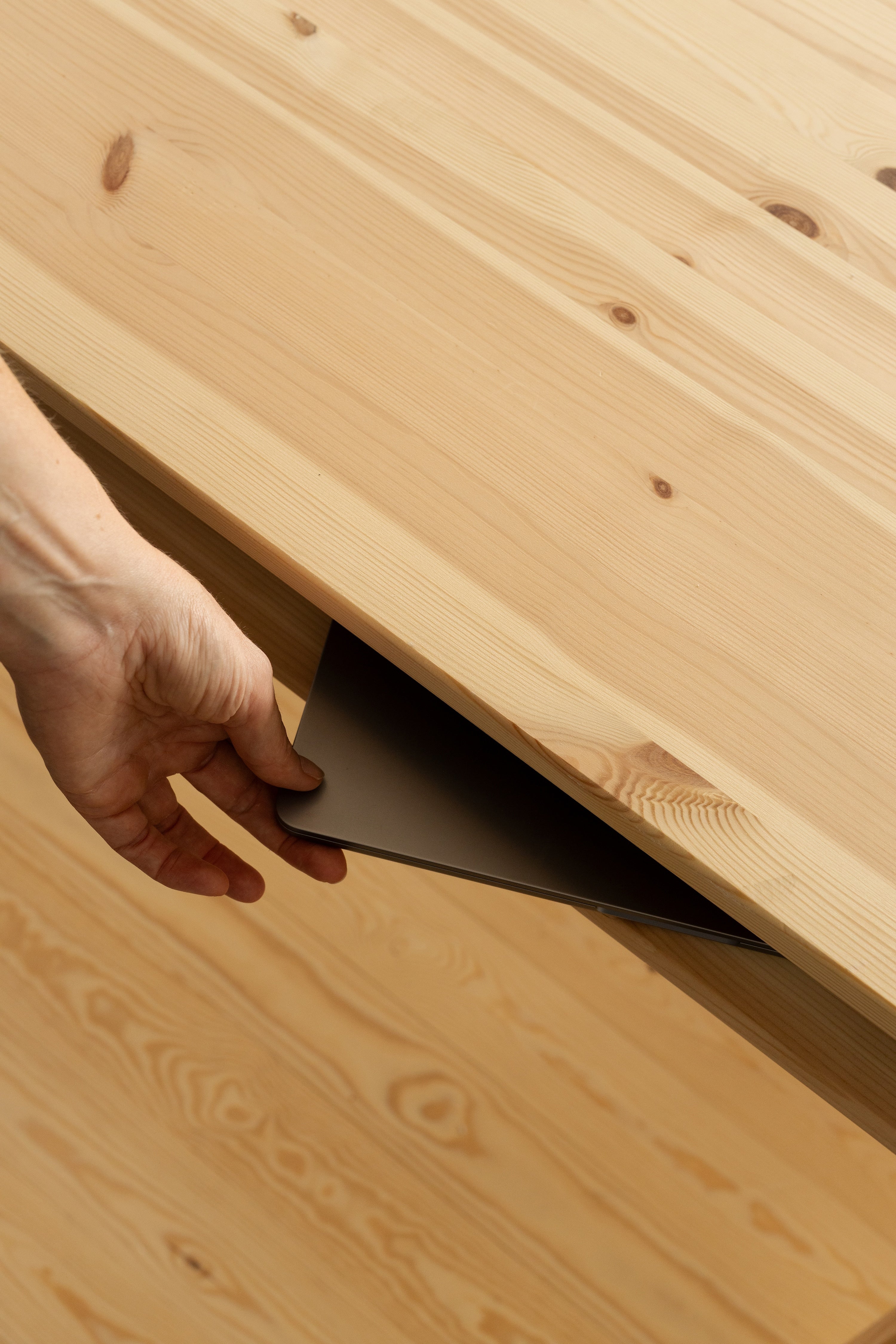 TUCK DINING TABLE RAW