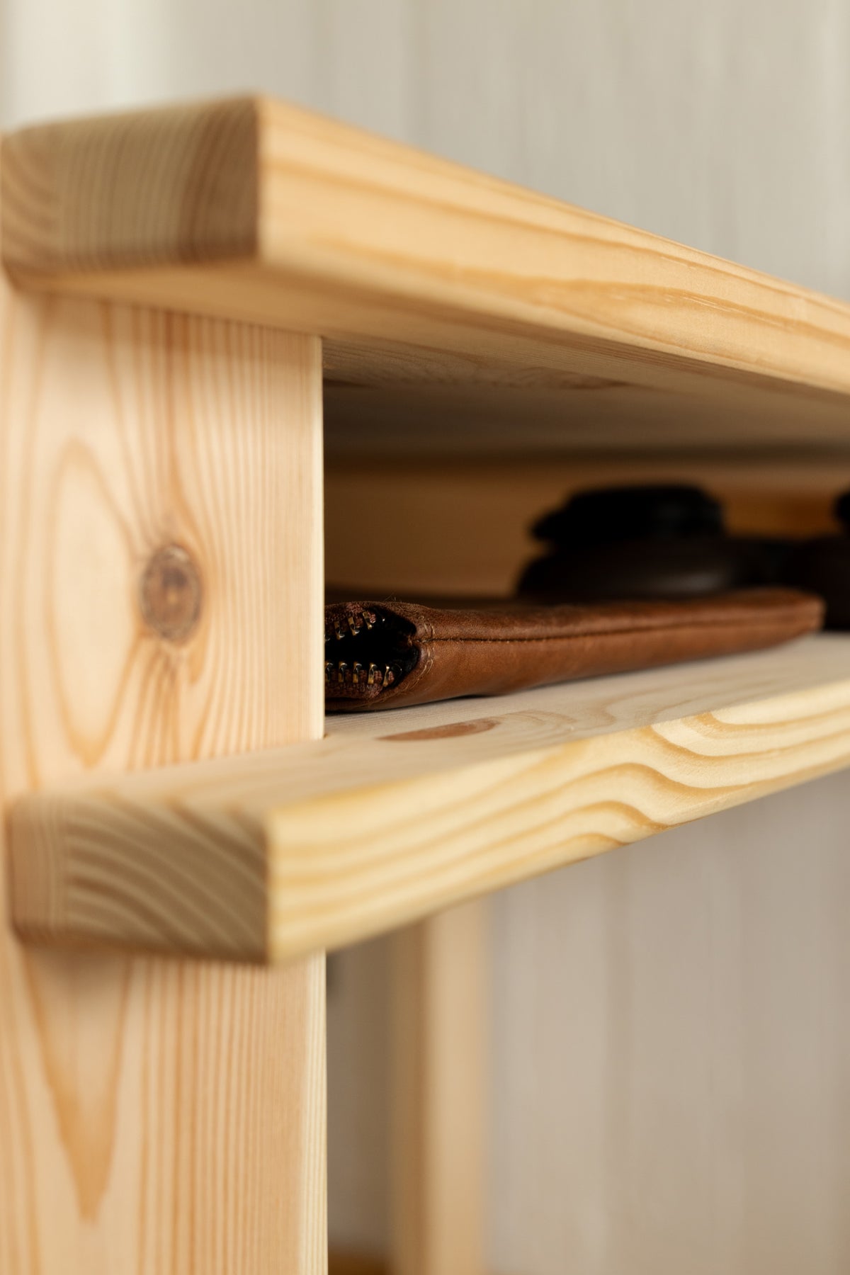 TUCK DINING TABLE RAW