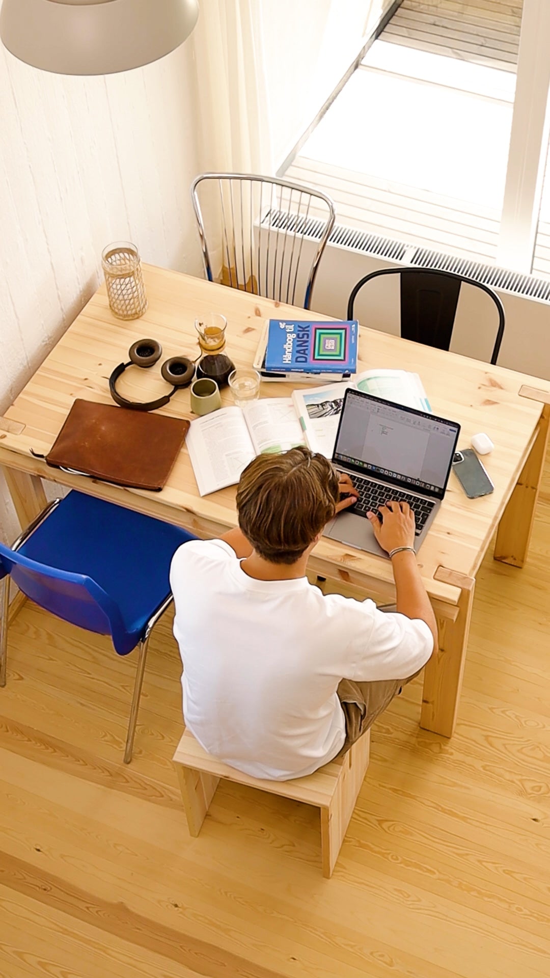 TUCK DINING TABLE RAW