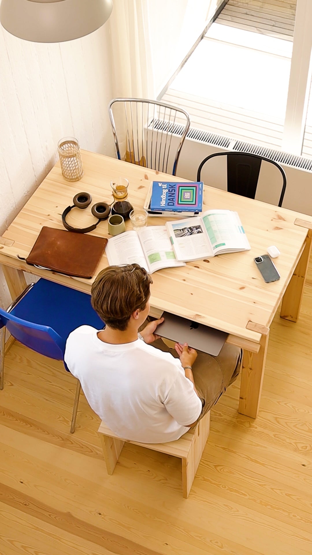 TUCK DINING TABLE RAW