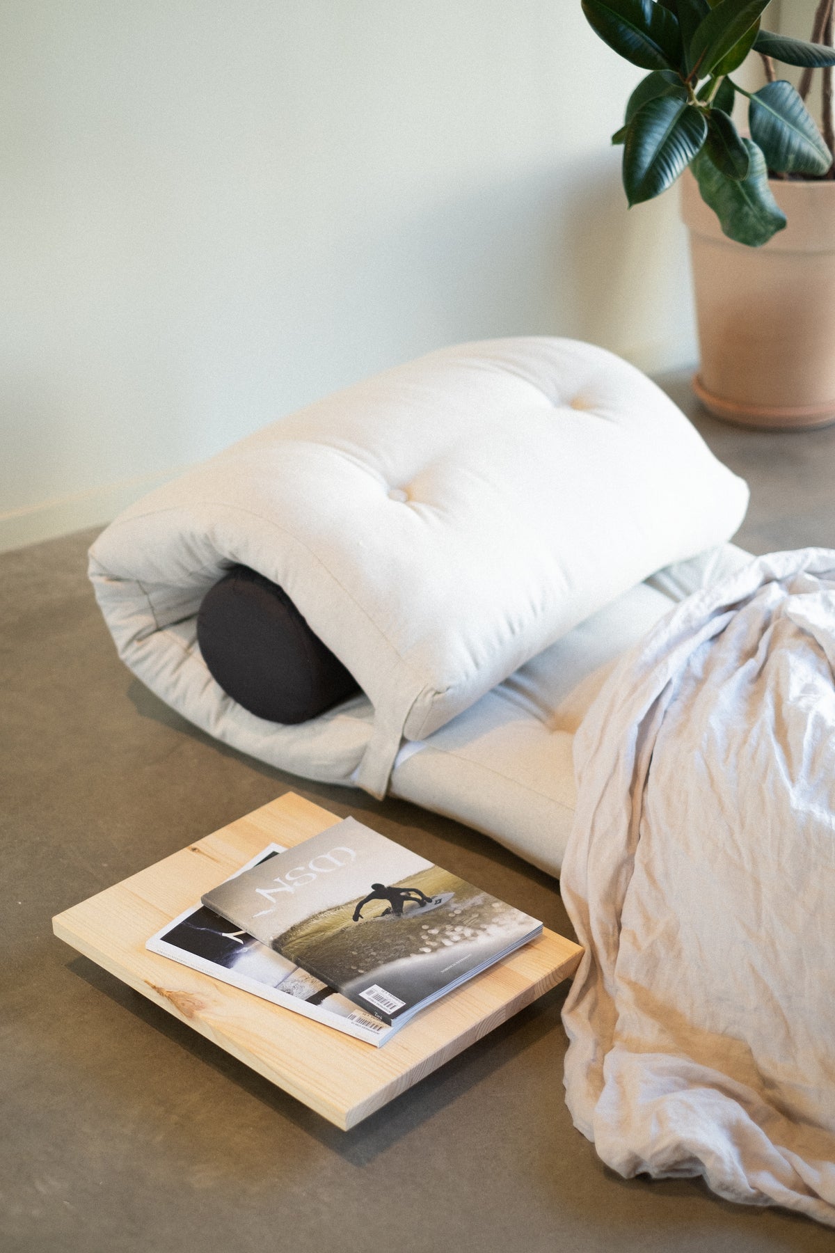 WRAP NAVY W. 1 CUSHION DARK GREY