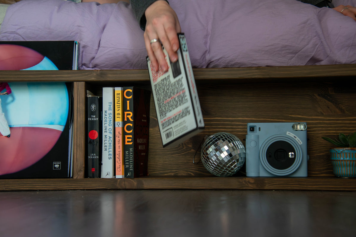 ZIGGY BED CAROB BROWN LACQUERED 180 X 200