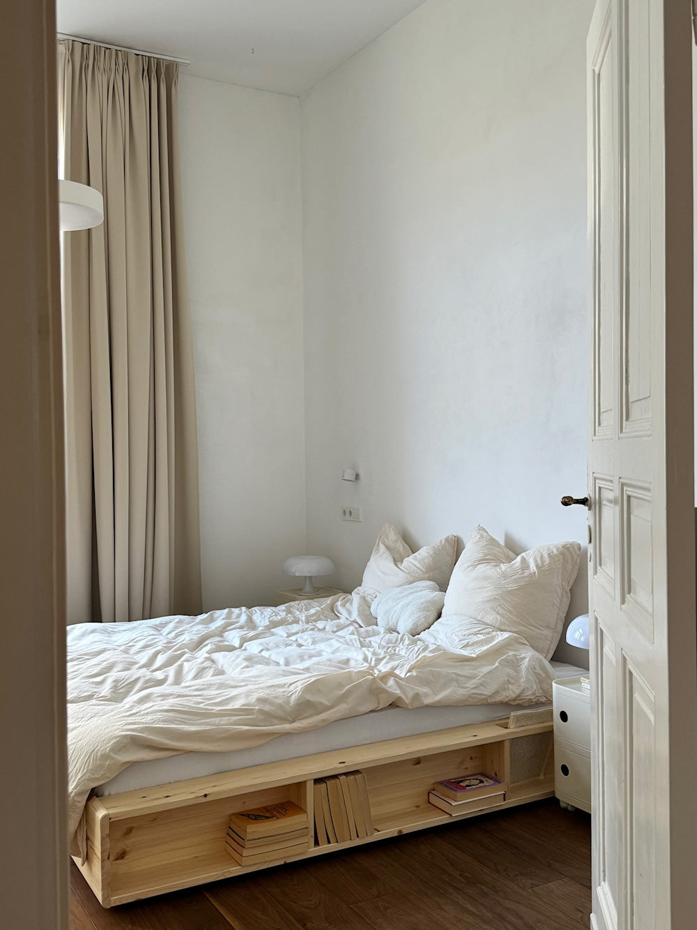 ZIGGY BED CLEAR LACQUERED QUEEN SIZE