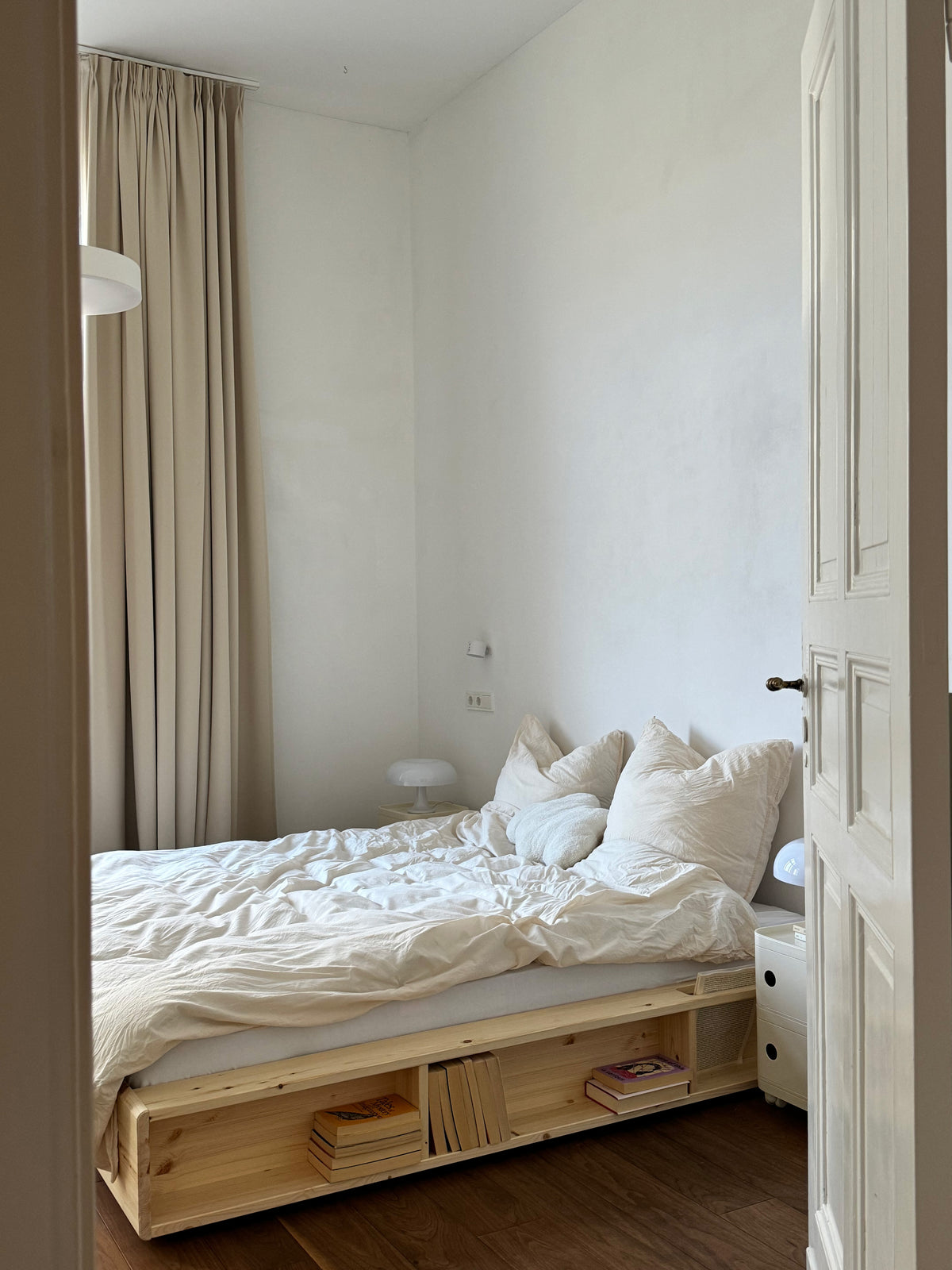 ZIGGY BED CLEAR LACQUERED 180 X 200